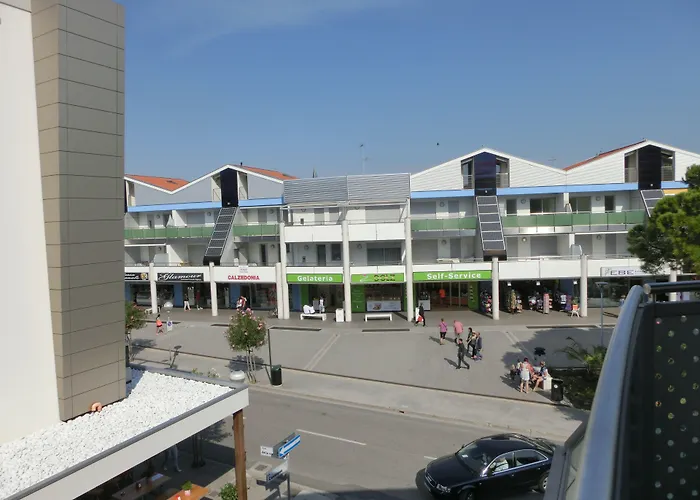 Shedir アパート *